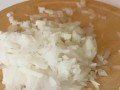 茄子该去皮吗？（了解茄子的营养和去皮方法，掌握科学烹饪技巧）
