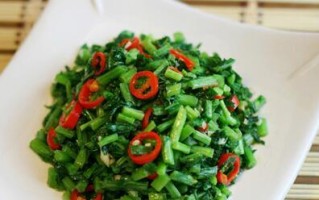 探寻辣菜和雪里红的秘密（一窥辣妈菜肴的精髓，辣爆你的味蕾）
