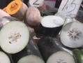 如何保存新鲜冬瓜，让它长时间保持美味？（冬瓜保存技巧，让你的口感更好）