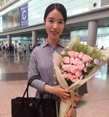 送什么花合适？接人必备的礼仪指南（如何选择合适的花束，让接人礼仪更得体？）-第1张图片-绿意生活