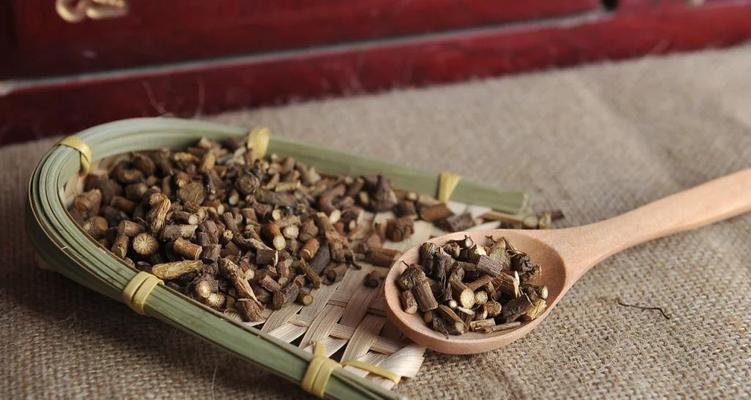 山豆根和北豆根一样吗？——探究两者的区别（了解山豆根和北豆根的异同点，让你对它们更有信心）-第1张图片-绿意生活